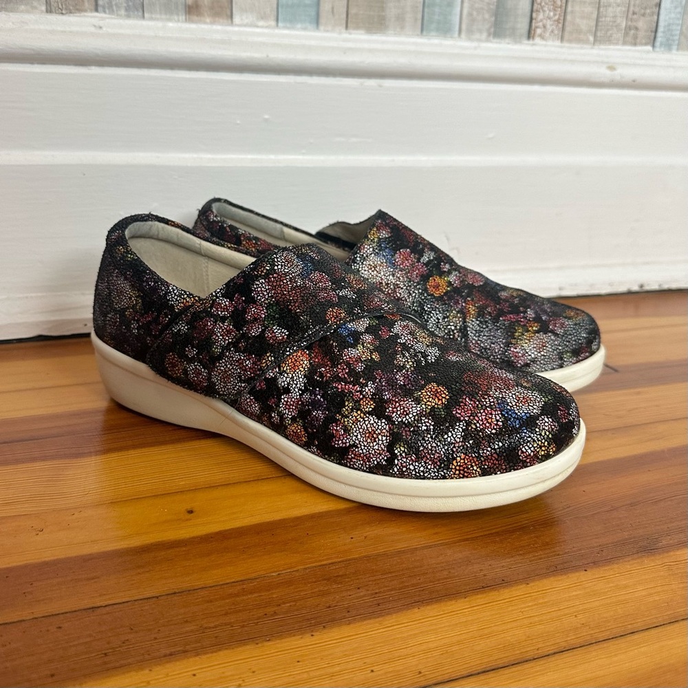 Alegria 38 8 8.5 Qin Traq Garland Floral Smart Comfort Walking Shoe‎ Loafer $130